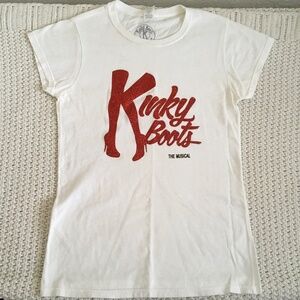 KINKY BOOTS, JUNIOR MEDIUM T SHIRT, WHITE/RED